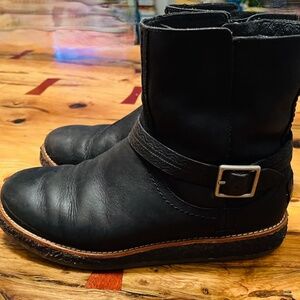 UGGS Black Leather Pure Camren Buckle Moto boots US 6.5 1012134  Orig 150+